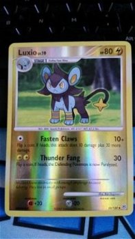 Luxio 52/130 (reverse) Diamond & Pearl (Base Set) - 1