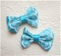 Prachtige satijnen strik met wit kant ~ 4,5 cm ~ Aqua blauw - 1 - Thumbnail