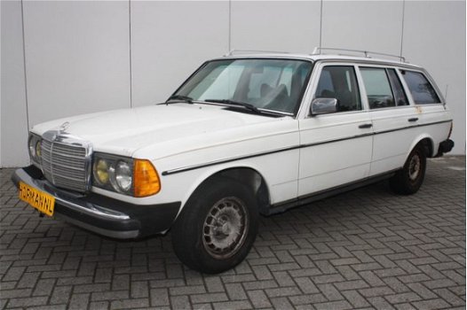 Mercedes-Benz 200-serie - 300 TD Turbo diesel - 1