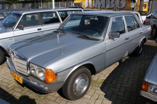 Mercedes-Benz 230 - E LPG - 1