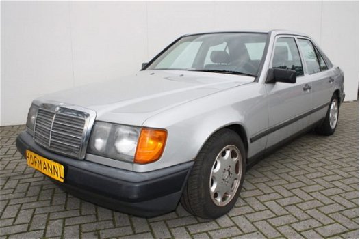 Mercedes-Benz 250 - D - 1