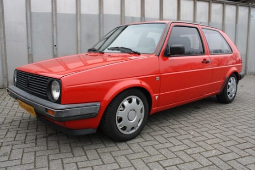 Volkswagen Golf - 1.6 TD - 1