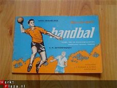 Ken uw sport: handbal door Agterdenbosch