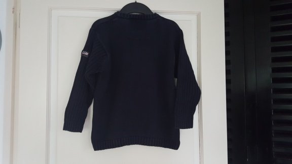 McGregor donker blauwe trui met beige witte logo op voorpand 128 - 4