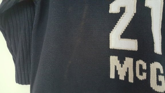 McGregor donker blauwe trui met beige witte logo op voorpand 128 - 6