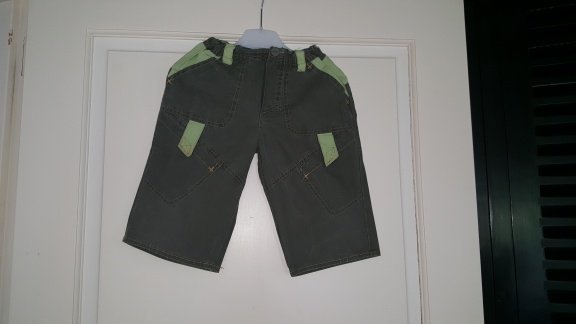 Mc Baby Boys olijf groene korte broek maat 116 - 1