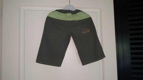 Mc Baby Boys olijf groene korte broek maat 116 - 2