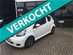 Toyota Aygo - 1.0-12V Aspiration Green - 1 - Thumbnail