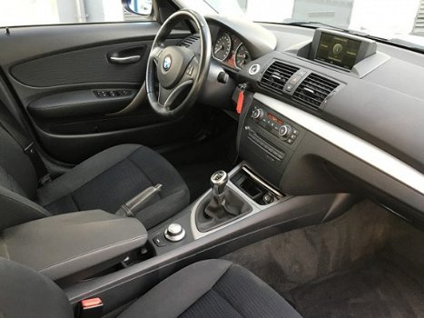 BMW 1-serie - 116i 85kW met Navigatiesysteem en maar 155DKM - 1