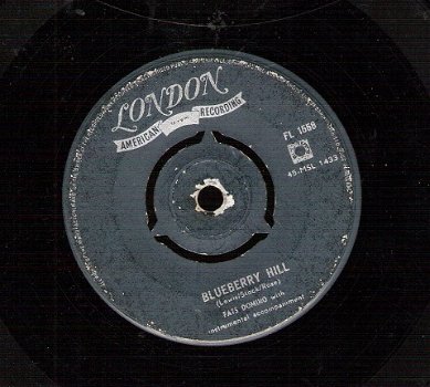 Fats Domino- Blueberry Hill- I Can't Go On--Dutch pressed vinylsingle 1957 - 1