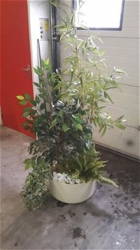 mooie compleet kunstplanten in een bloembak 1,9 mtr hoog - 3