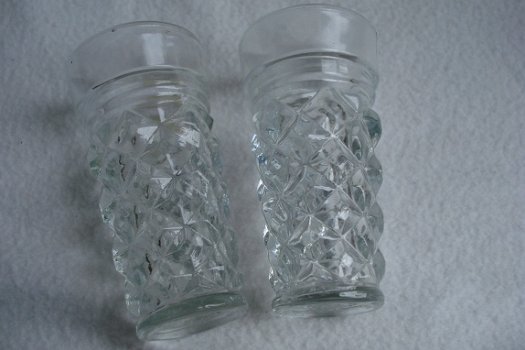 retro vaas, karaf en 2 kleine vaasjes blank glas bewerkt vaas 25 x 9.5 bodem met stervorrm karaf met - 4