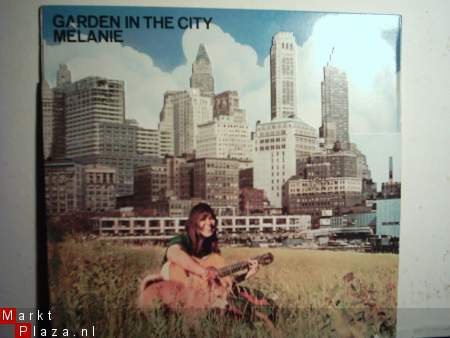 Melanie: Garden in the city - 1