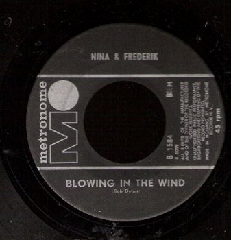 Nina & Frederik - Blowing In The wind - The King Is Dead - 1