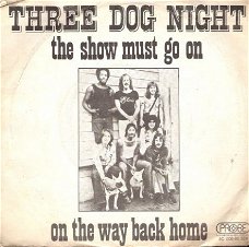 Three Dog Night - The Show Must Go On	-fotohoes 1974