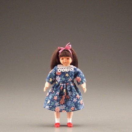caco popje 8 cm schattig meisje met lang haar en gebloemd jurkje - nr. 1