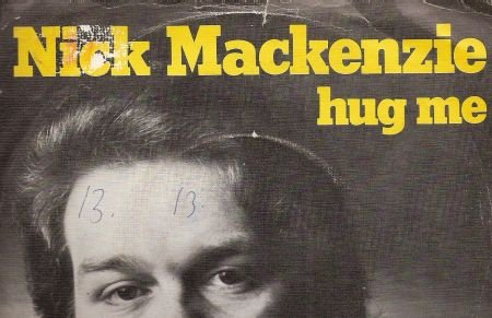 Nick MacKenzie - Hug Me - Mr. Lonesome -fotohoes - 1