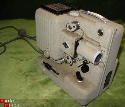 Oude film projector. Eumig Wien type p 8 werkt prima. - 1