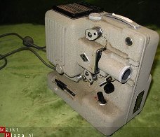 Oude film projector. Eumig Wien type p 8 werkt prima.