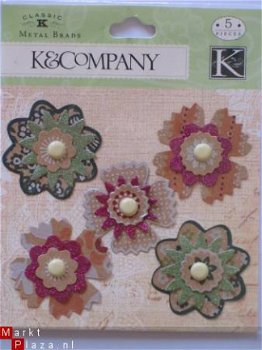 K&Company K Margo chipboard flower brads - 1