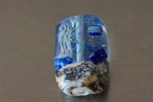 Handgemaakt blauw aquarium van glas aan suede koord NIEUW. - 1