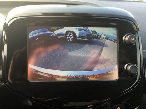 Toyota Aygo - X-play met Navi, Key-less , Climate, Achteruitrijcamera - 1