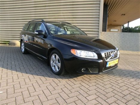 Volvo V70 - 1.6 D Drive Momentum [xenon, fm navi, schuifdak, zwart leer, lmv] - 1