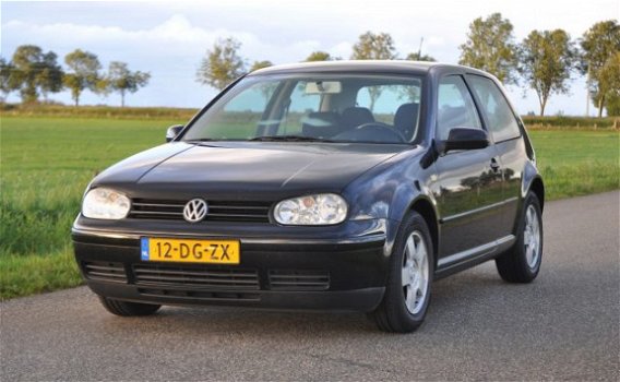 Volkswagen Golf - 1.6 Highline in zeer goede staat met airconditioning - 1