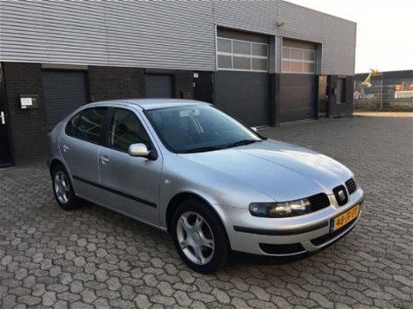 Seat Leon - 1.6-16V S ZEER NETTE AUTO, AIRCO, APK, NAP, DEALER ONDERHOUDEN - 1