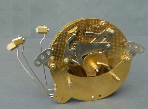Uurwerk voor onderdelen = Hermle 131-030 =32414 - nr. 1