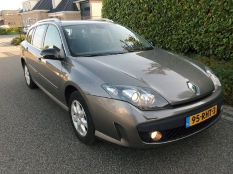 Renault Laguna Estate - 1.5 DCI DYNAMIQUE, BJ`2011, Klima, Navigatie, PDC - 1