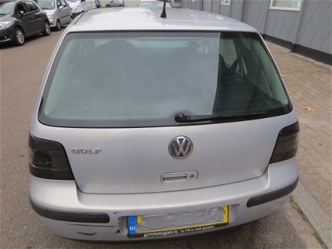 VW Golf 4 1.4 16V 2000 Onderdelen en Plaatwerk kleurcode LB7Z - 4