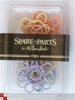 OPRUIMING: spare-parts clips flowers pastel - 1