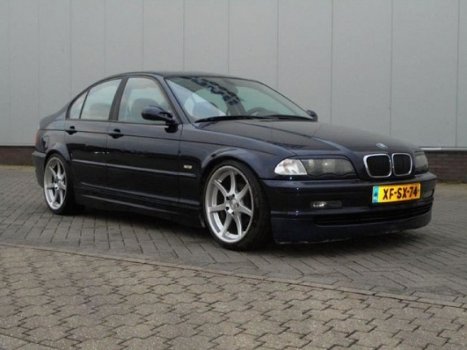 BMW 3-serie - 318i executive - 1