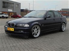 BMW 3-serie - 318i executive