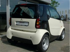 Smart City-coupé - & pure