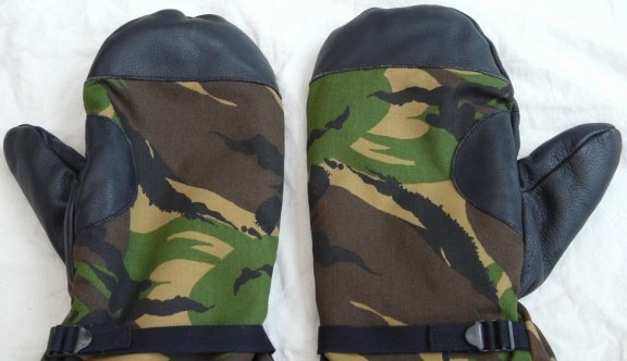 Handschoenen, Gevechts, Winter, Gevoerd, Woodland Camouflage, KL, maat: 10, 1995.(Nr.2) - 2