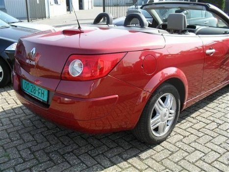 Renault Mégane Cabrio - 2.0 16V 120KW AUTCOM E4 - 1