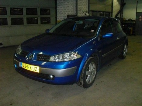 Renault Mégane - 2.0 16V 3DR DYNAMIQUE LUXE - 1