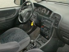 Opel Zafira - 1.6 16v Comfort