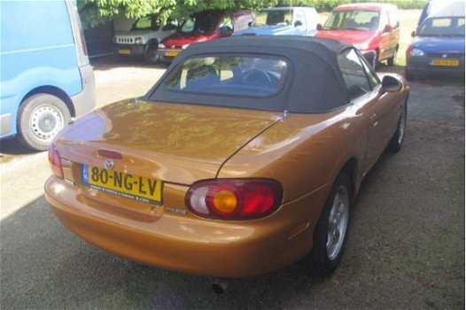 Mazda MX-5 - 1.6i - 1