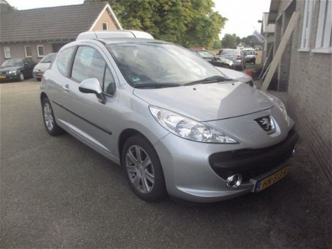 Peugeot 207 - 1.4 XR - 1