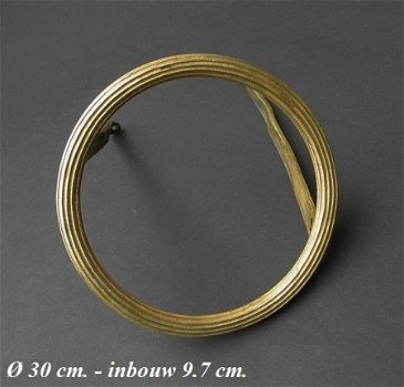 === Romantic ring = oud === 32642 - 1