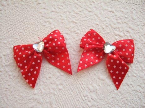 Satijnen polkadots strikje met hartje ~ 4 cm ~ Rood - 1