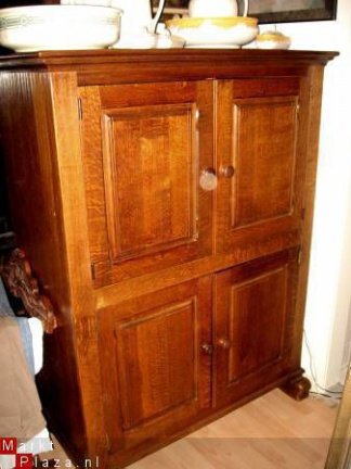 4 deurs eikenhouten kast - nr. 1