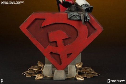 HOT DEAL: Wonder Woman Red Son Statue Sideshow Premium Format - 4
