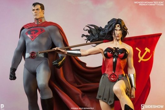 HOT DEAL: Wonder Woman Red Son Statue Sideshow Premium Format - 6