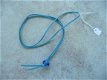 Transparant met blauw frit glaskraal aan suede ketting handg - 3 - Thumbnail