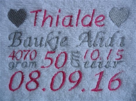 handdoek met naam of borduurdesign geborduurd - 4