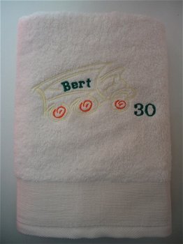 handdoek met naam of borduurdesign geborduurd - 5
